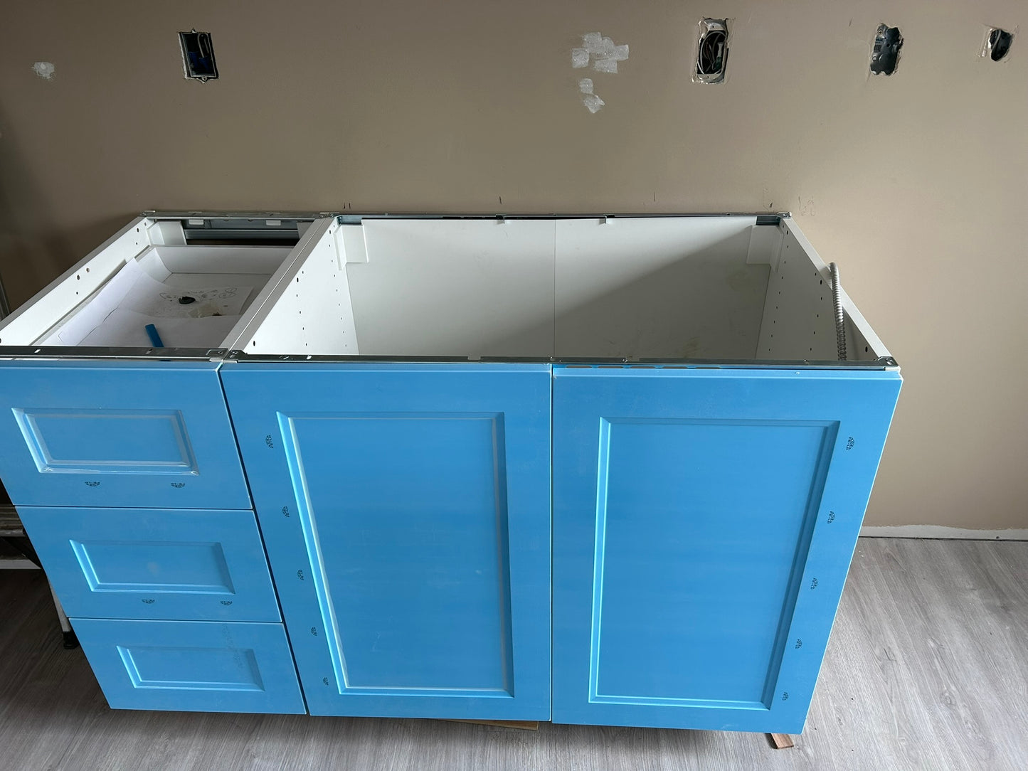 Kitchen cabinets installation